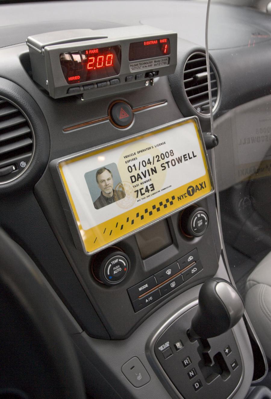  Kia Rondo Taxi 2007 года  (фото 20 из 45)